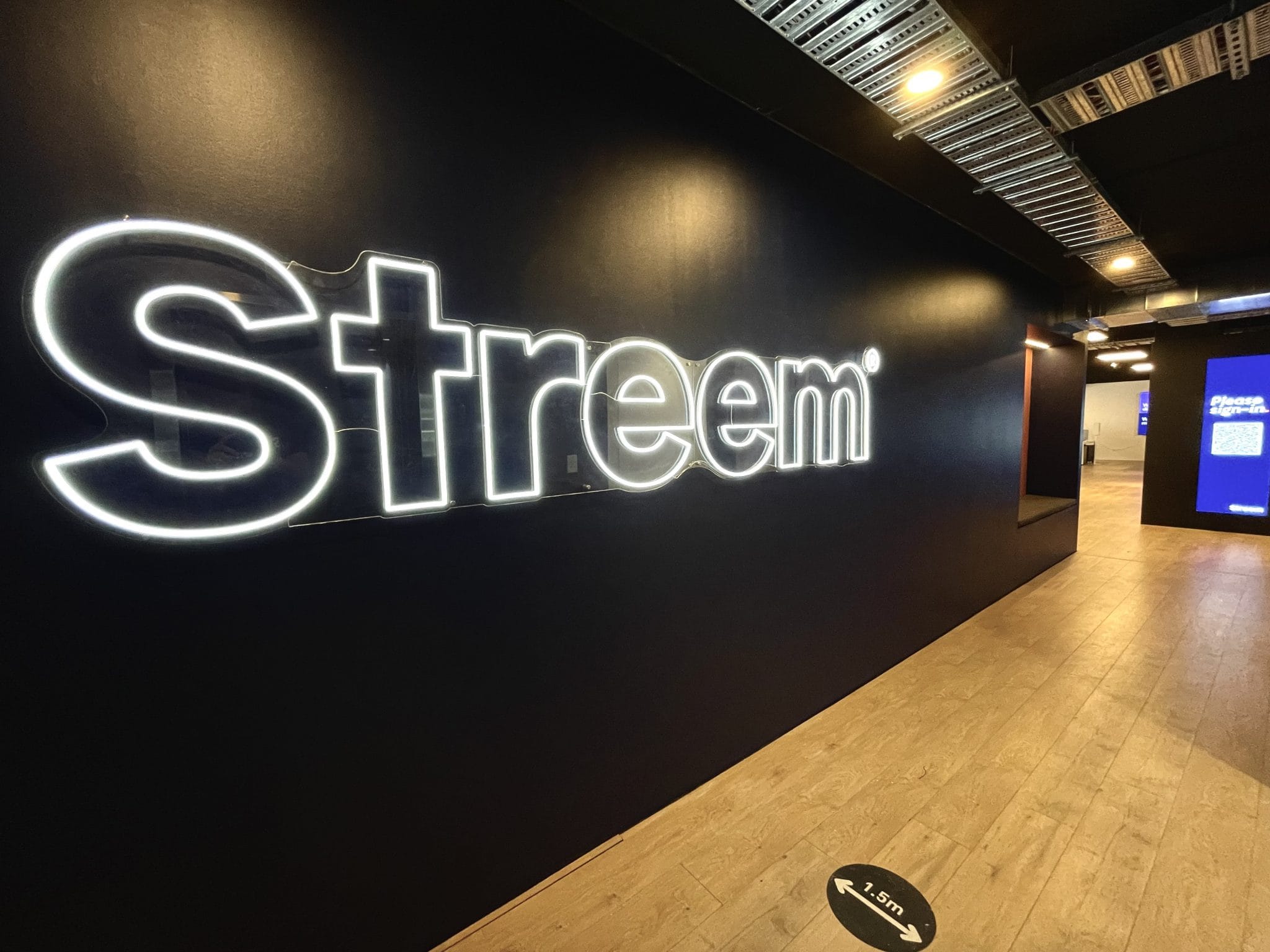 Custom Neon Signs for Your Business: Any Niche!